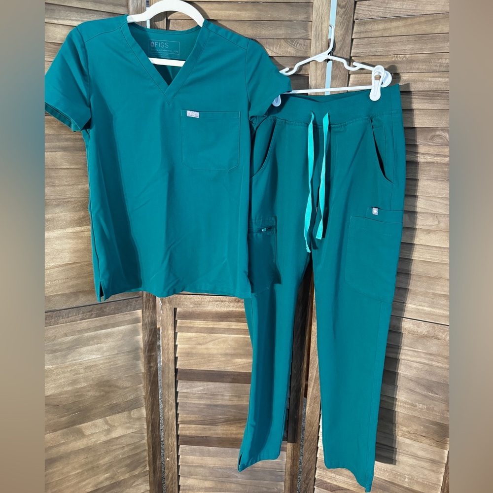Women’s XXS Figs Hunter Green Scrub Set